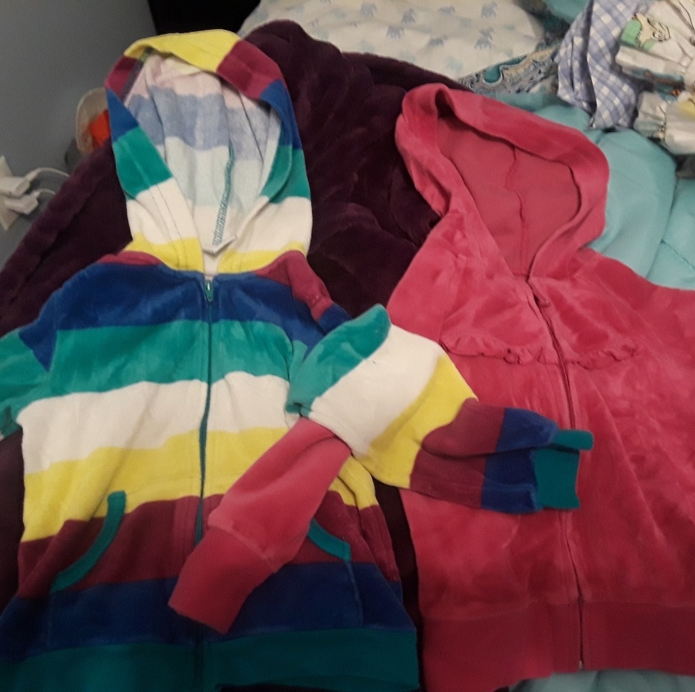 💙💚SOLD💚💙Bundle of 2 velour little girl hoodies